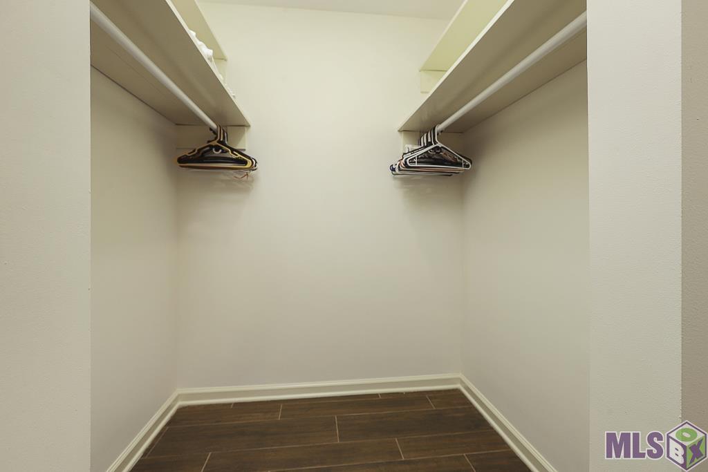 5621 Hyacinth Avenue Baton Rouge, LA 70808 - Photo 29 of 39 Primary br closet