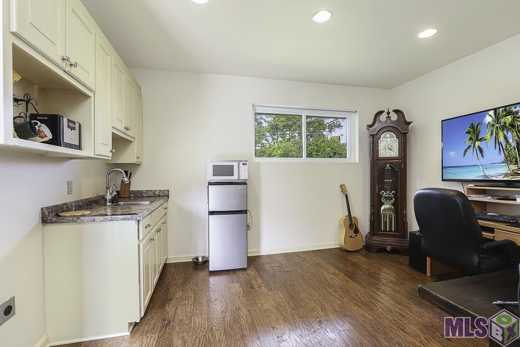 5621 Hyacinth Avenue Baton Rouge, LA 70808 - Photo 37 of 39 Kitchenette in apt