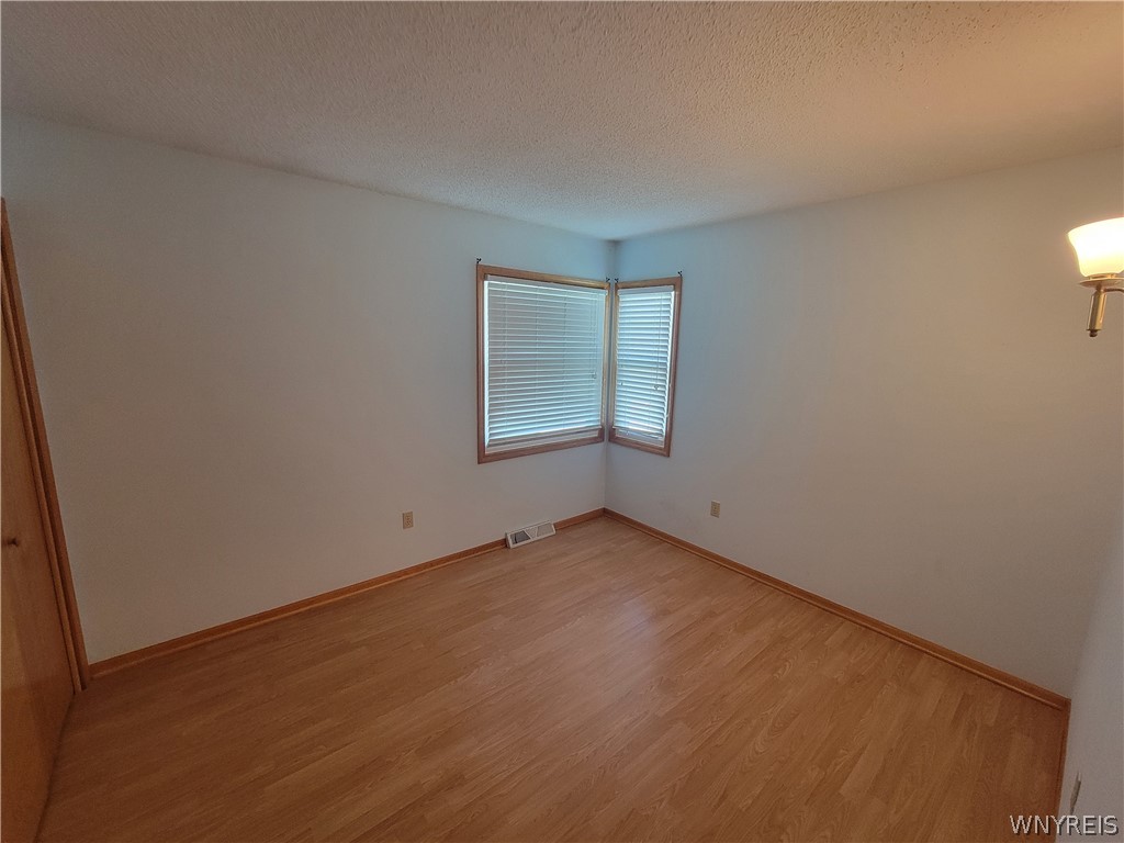 6945 Walmore Road Niagara Falls, NY 14304 - Photo 20 of 33