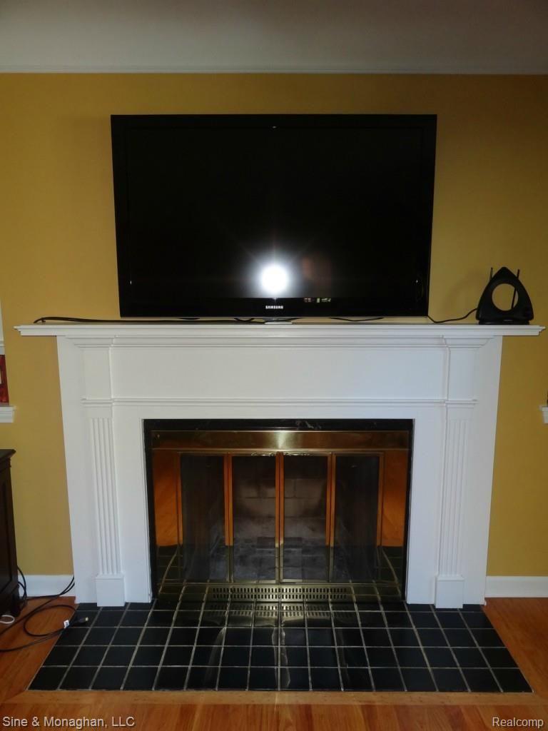 449 Roland Road Grosse Pointe, MI 48236 - Photo 7 of 28 DSC05650.jpg