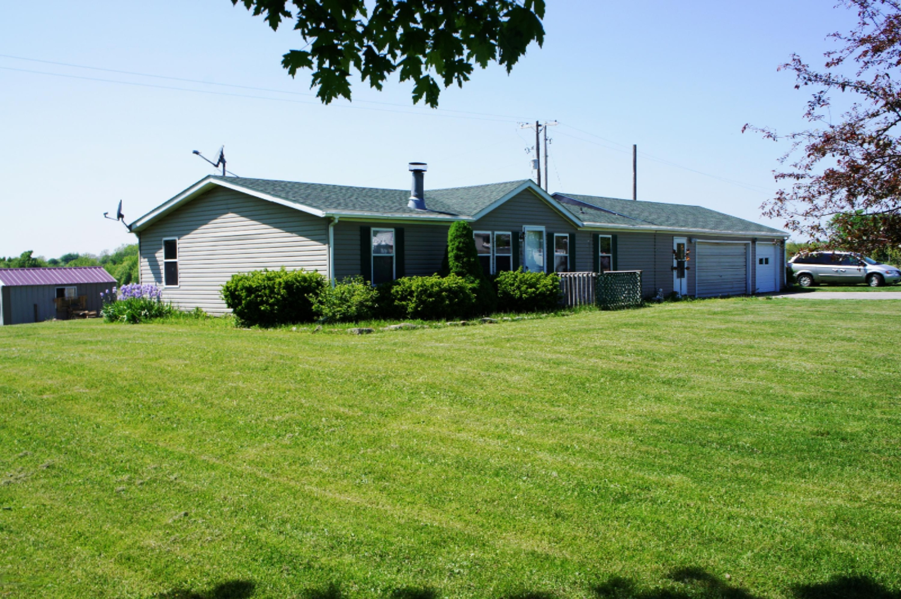 674 North Briggs Road Quincy, MI 49082 - Photo 3 of 26 003