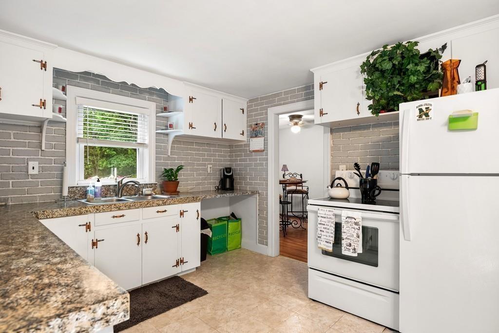9 Sargent Road Bolton, MA 01740 - Photo 11 of 34 Gallery Image 11