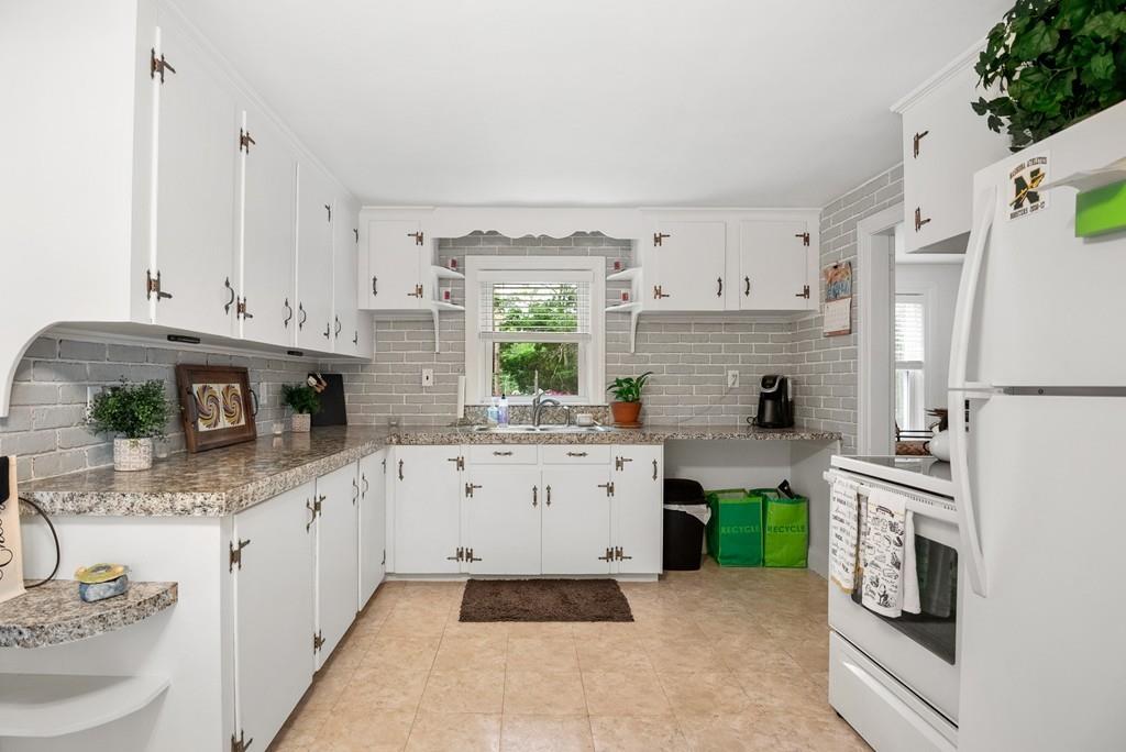 9 Sargent Road Bolton, MA 01740 - Photo 10 of 34 Gallery Image 10