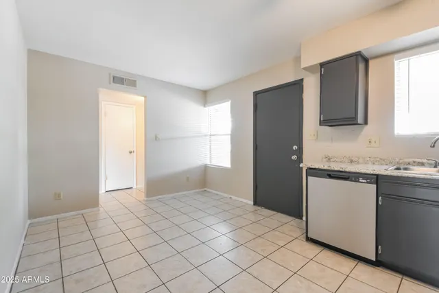 $1,765 | 1101 West Campo Bello Drive, Phoenix, AZ 85023