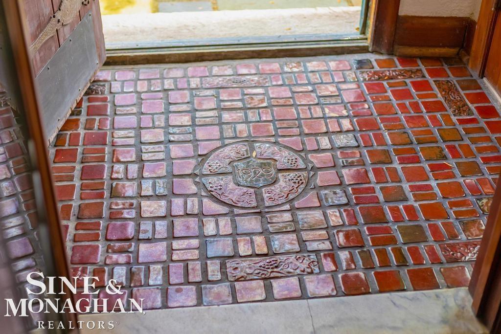 847 Barrington Road Grosse Pointe, MI 48230 - Photo 5 of 51 50193527-ffd74d47-919d-4812-a364-2ac3aebb7661.JPG