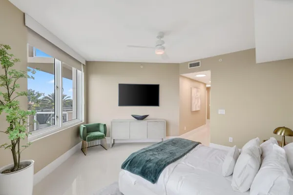$1,675,000 | 1063 Hillsboro Mile, Unit 404, Hillsboro Beach, FL 33064
