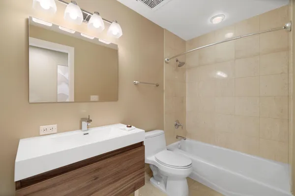 $1,675,000 | 1063 Hillsboro Mile, Unit 404, Hillsboro Beach, FL 33064