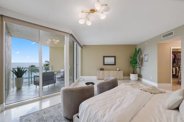 $1,675,000 | 1063 Hillsboro Mile, Unit 404, Hillsboro Beach, FL 33064