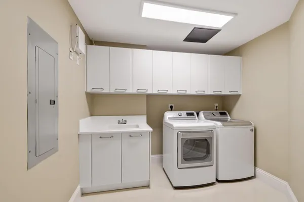 $1,675,000 | 1063 Hillsboro Mile, Unit 404, Hillsboro Beach, FL 33064