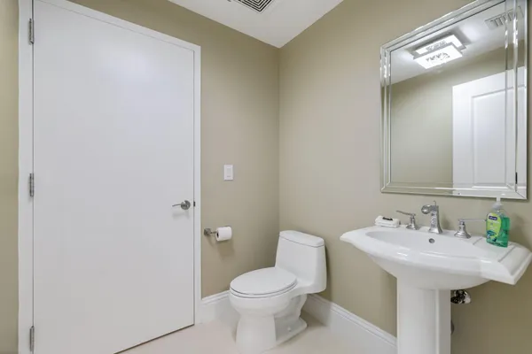$1,675,000 | 1063 Hillsboro Mile, Unit 404, Hillsboro Beach, FL 33064