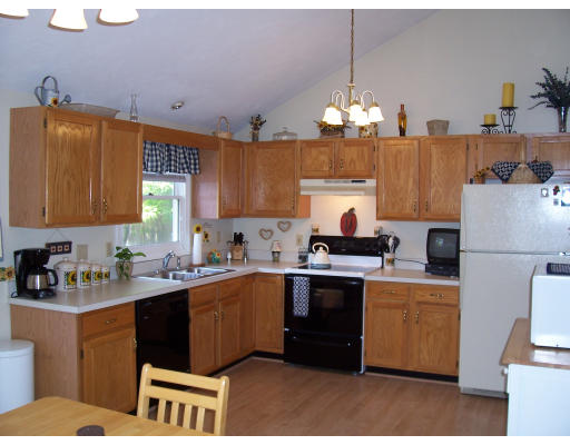 6 Beacon Avenue Woonsocket, RI 02895 - Photo 5 of 11