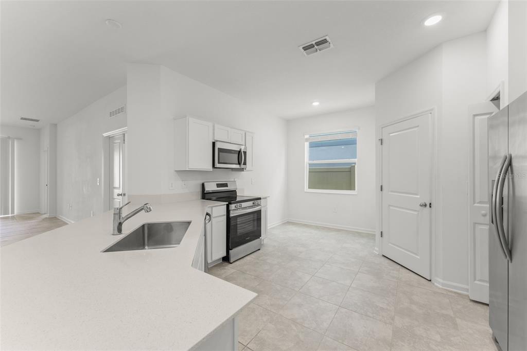 516 Reggie Road Winter Haven, FL 33859 - Photo 7 of 56
