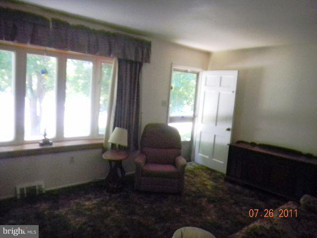204 Highfalcon Road Reisterstown, MD 21136 - Photo 11 of 17 Living Room