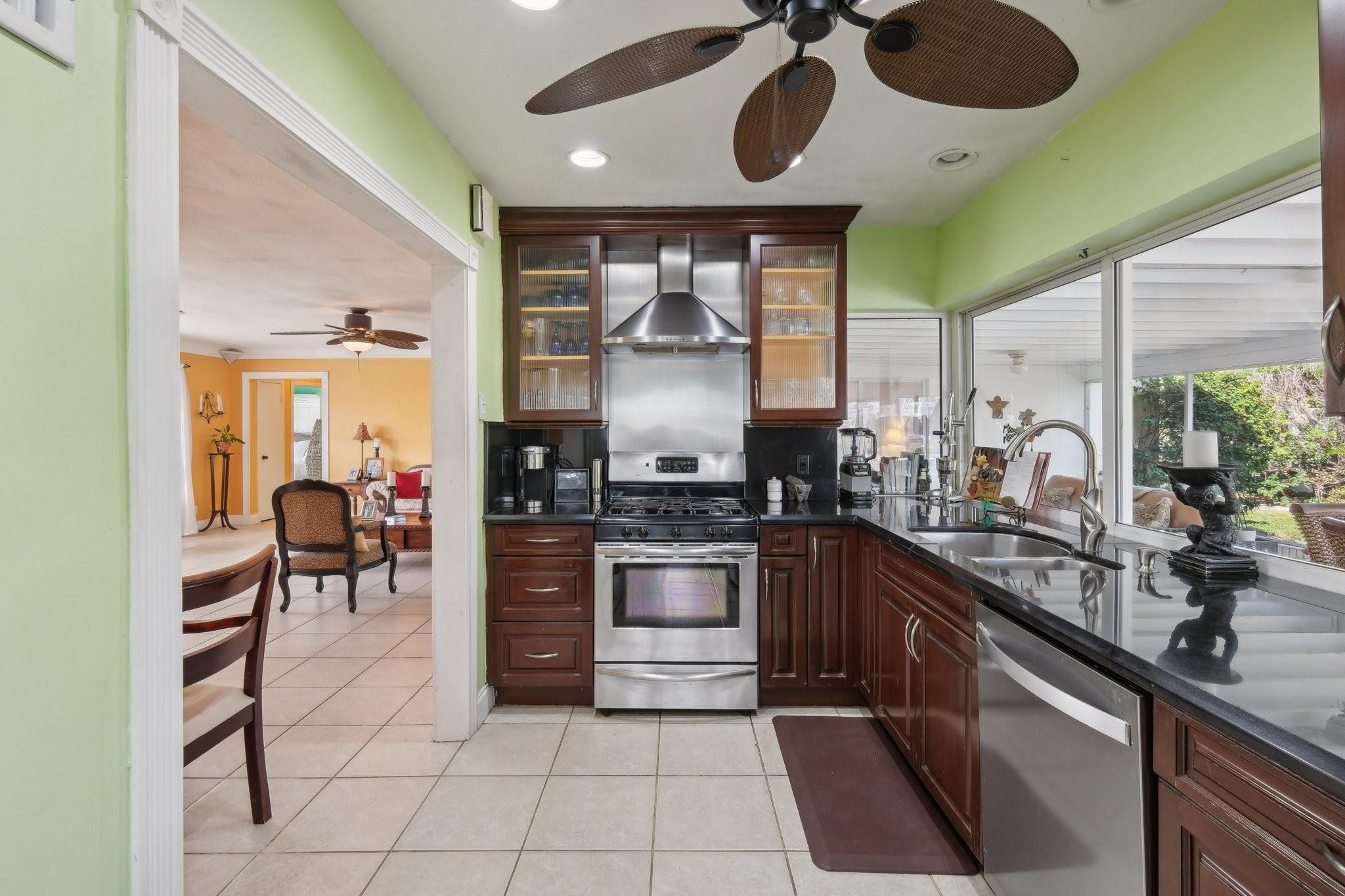 3820 Northeast 29th Avenue Lighthouse Point, FL 33064 - Photo 11 of 39 Photo 11