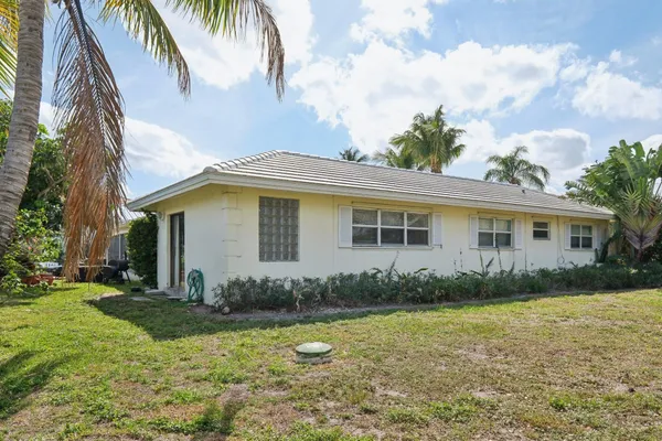 $1,250,000 | 3820 Northeast 29th Avenue, Lighthouse Point, FL 33064