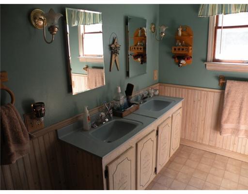 545 Gardiner Road Wales, ME 04280 - Photo 13 of 23 Bathroom.