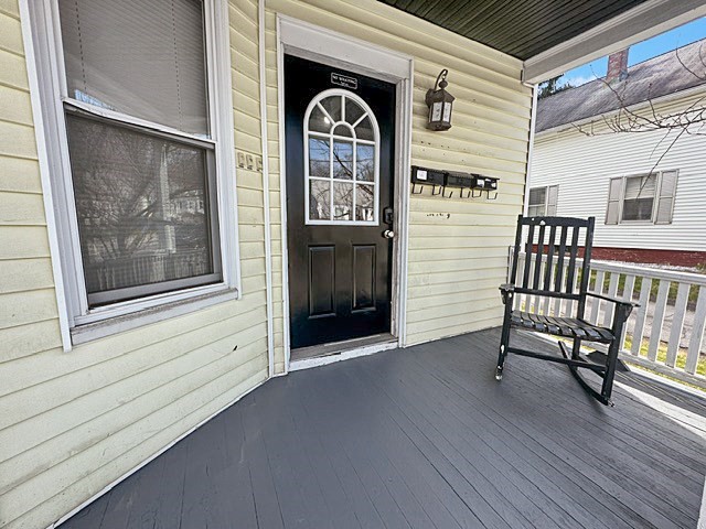 21 Falmouth Street Worcester, MA 01607 - Photo 2 of 40