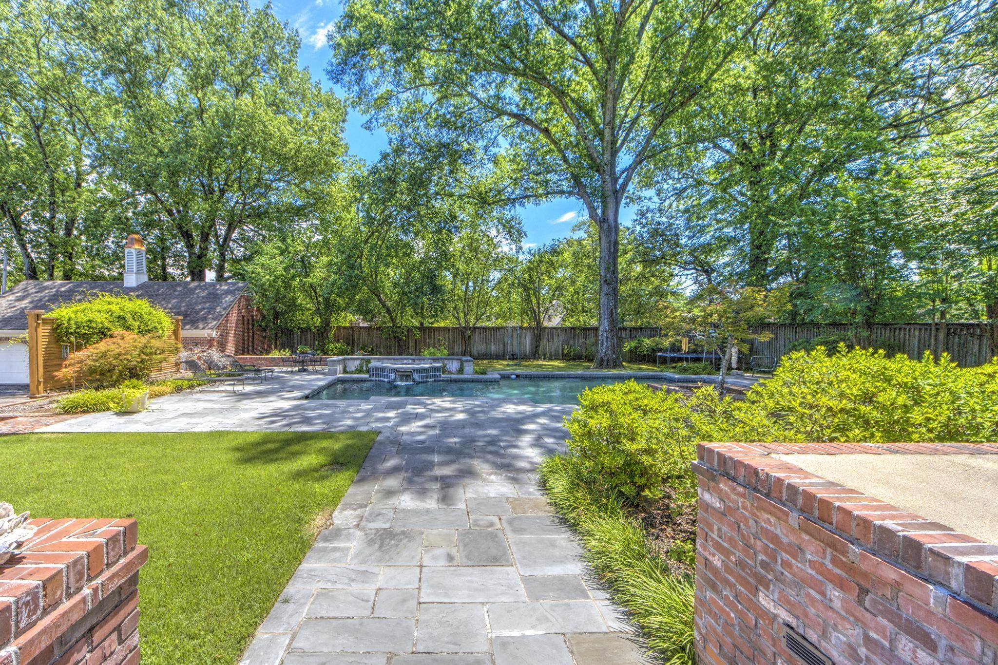 370 Greenway Road Memphis, TN 38117 - Photo 34 of 40 Gallery Image 34