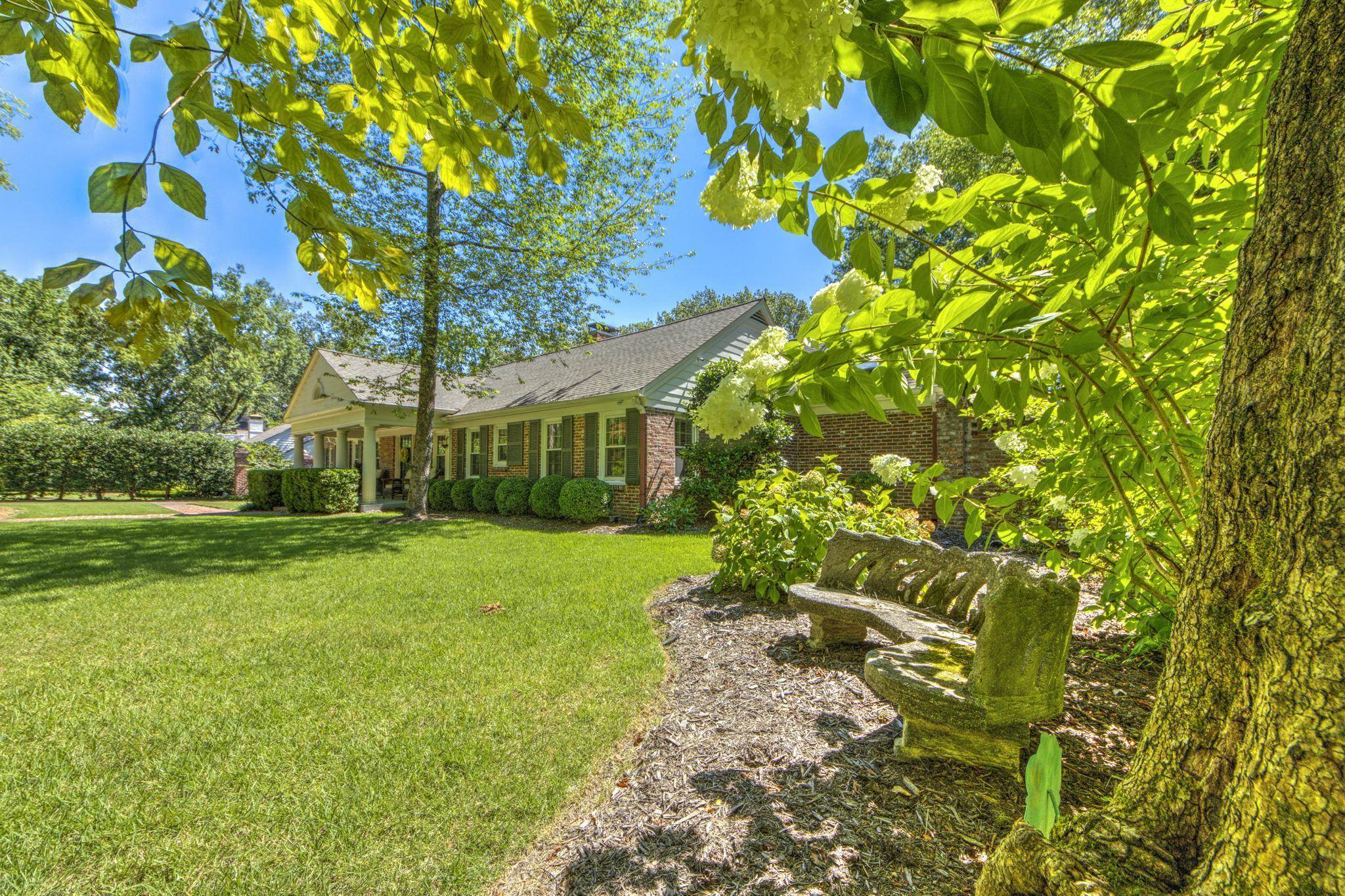 370 Greenway Road Memphis, TN 38117 - Photo 5 of 40 Gallery Image 5