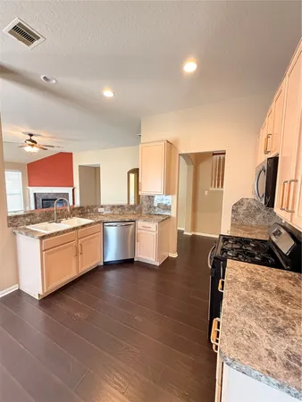 $2,050 | 906 Taylor Ridge Drive, Spring, TX 77373