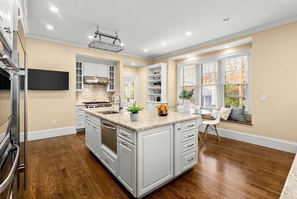 146 Naples Road Brookline, MA 02446 - Photo 10 of 29