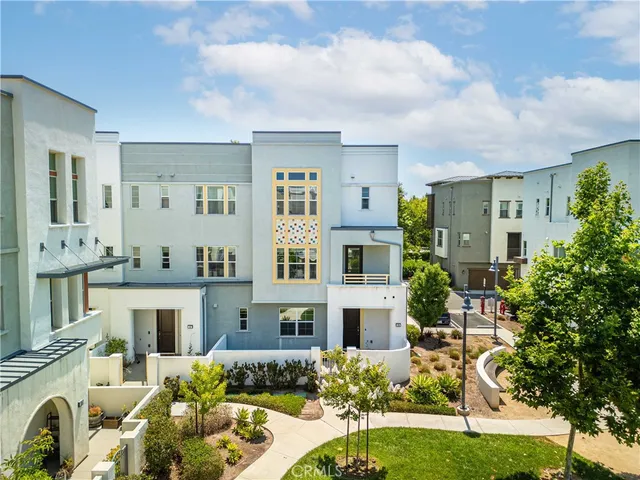 $4,800 | 134 Acamar, Irvine, CA 92618