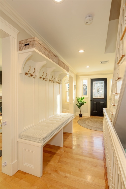 893 Broadway, Unit 2 Somerville, MA 02144 - Photo 4 of 40