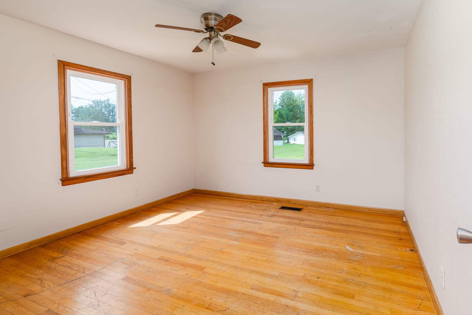 6793 Giant City Road Carbondale, IL 62902 - Photo 14 of 27 Gallery Image 14