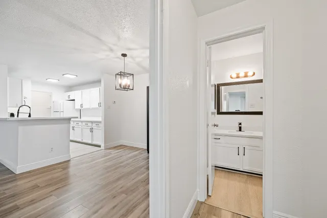 $1,400 | 10733 Braes Bend Drive, Unit 10733, Houston, TX 77071