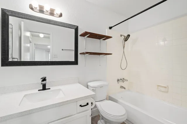 $1,400 | 10733 Braes Bend Drive, Unit 10733, Houston, TX 77071