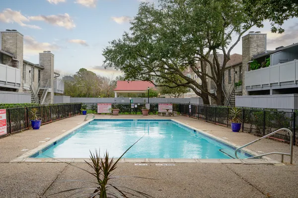 $1,400 | 10733 Braes Bend Drive, Unit 10733, Houston, TX 77071