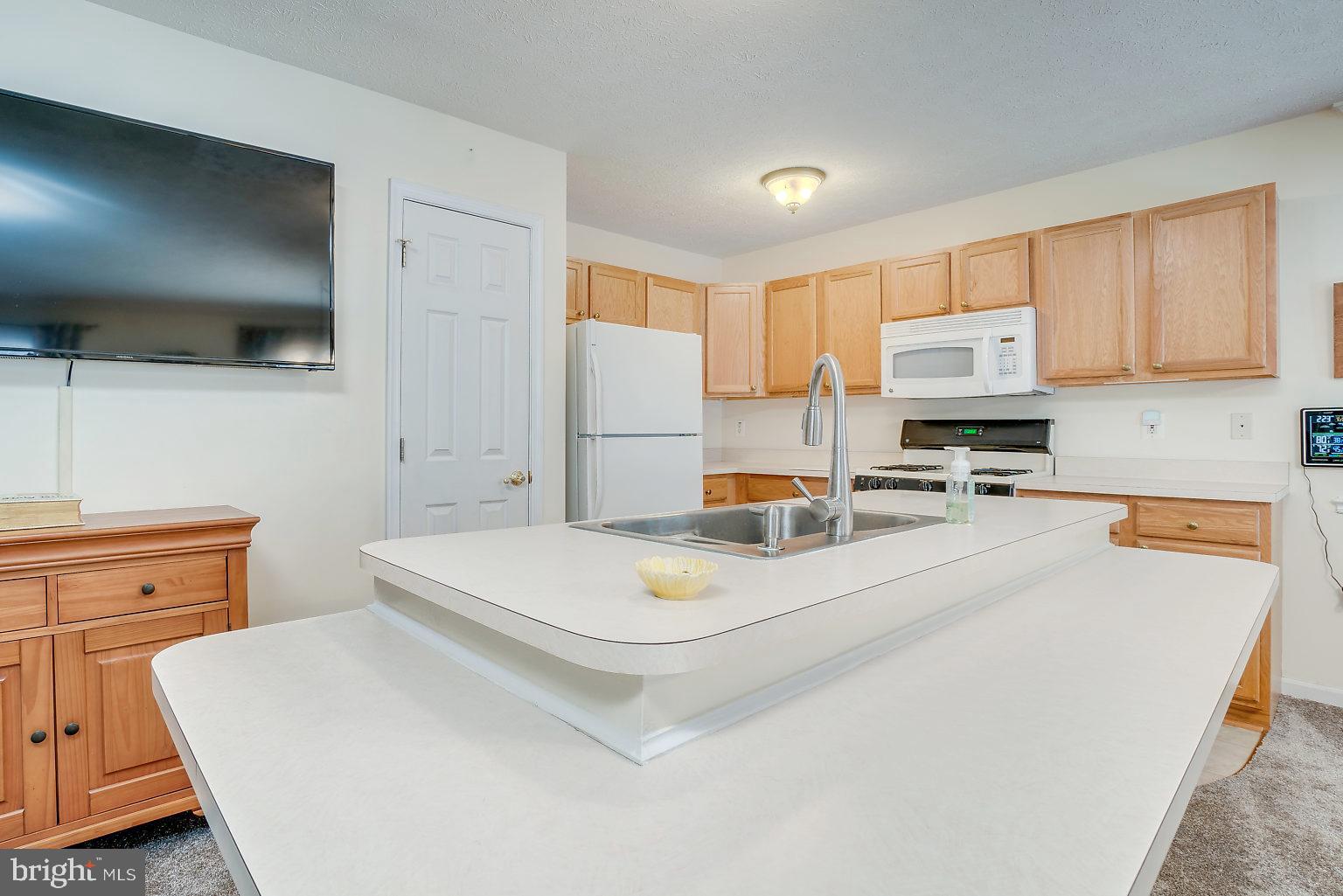 4600 Sandwood Road Baltimore, MD 21219 - Photo 11 of 37 Island