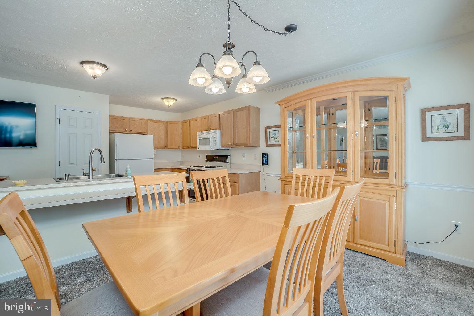 4600 Sandwood Road Baltimore, MD 21219 - Photo 15 of 37 Dining/Kitchen