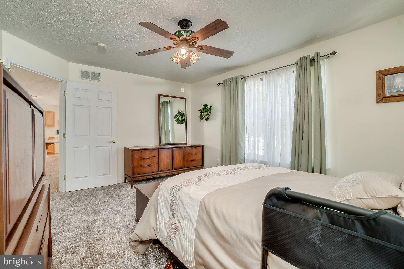 4600 Sandwood Road Baltimore, MD 21219 - Photo 24 of 37 Primary bedroom