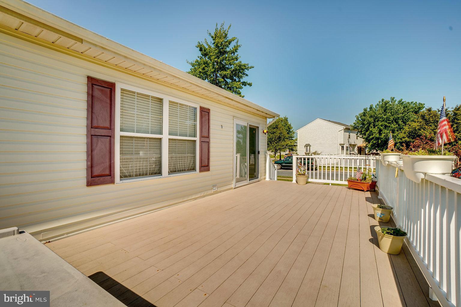 4600 Sandwood Road Baltimore, MD 21219 - Photo 7 of 37 vinyl deck