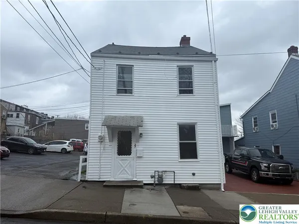 $1,895 | 27 West Allen Street, Allentown, PA 18102