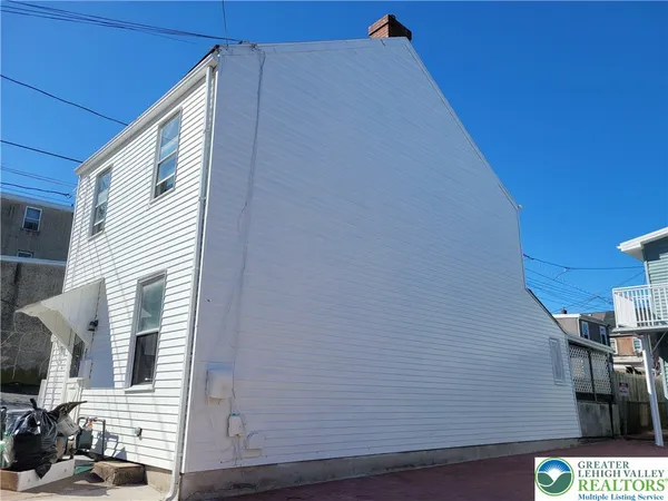 $1,895 | 27 West Allen Street, Allentown, PA 18102