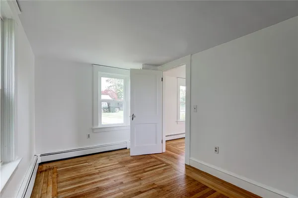$2,600 | 44 Paquins Lane, Portsmouth, RI 02871