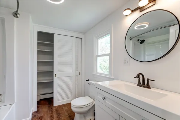 $2,600 | 44 Paquins Lane, Portsmouth, RI 02871