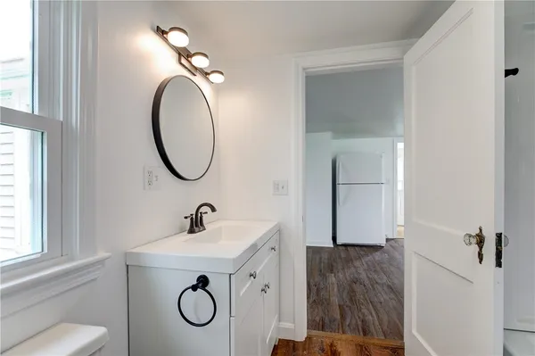 $2,600 | 44 Paquins Lane, Portsmouth, RI 02871
