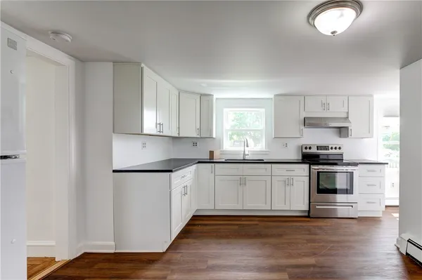 $2,600 | 44 Paquins Lane, Portsmouth, RI 02871