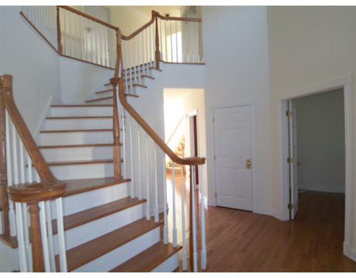 27 Whitehall Way Bellingham, MA 02019 - Photo 12 of 26 Gallery Image 12