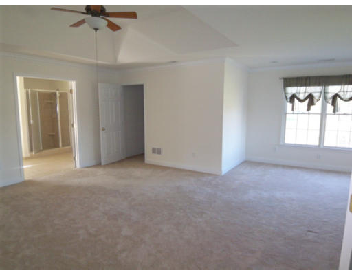 27 Whitehall Way Bellingham, MA 02019 - Photo 16 of 26 Gallery Image 16