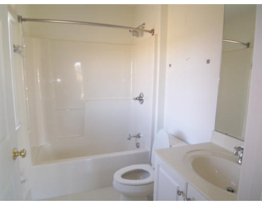 27 Whitehall Way Bellingham, MA 02019 - Photo 19 of 26 Gallery Image 19
