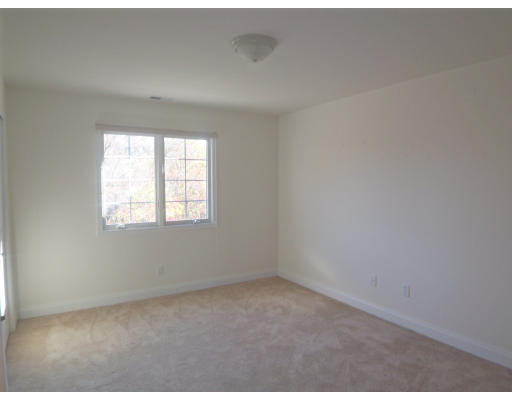 27 Whitehall Way Bellingham, MA 02019 - Photo 22 of 26 Gallery Image 22