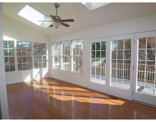 27 Whitehall Way Bellingham, MA 02019 - Photo 6 of 26 Gallery Image 6