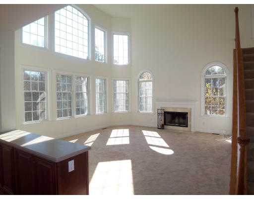 27 Whitehall Way Bellingham, MA 02019 - Photo 7 of 26 Gallery Image 7