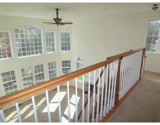 27 Whitehall Way Bellingham, MA 02019 - Photo 9 of 26 Gallery Image 9