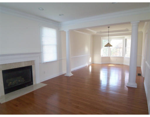 27 Whitehall Way Bellingham, MA 02019 - Photo 10 of 26 Gallery Image 10