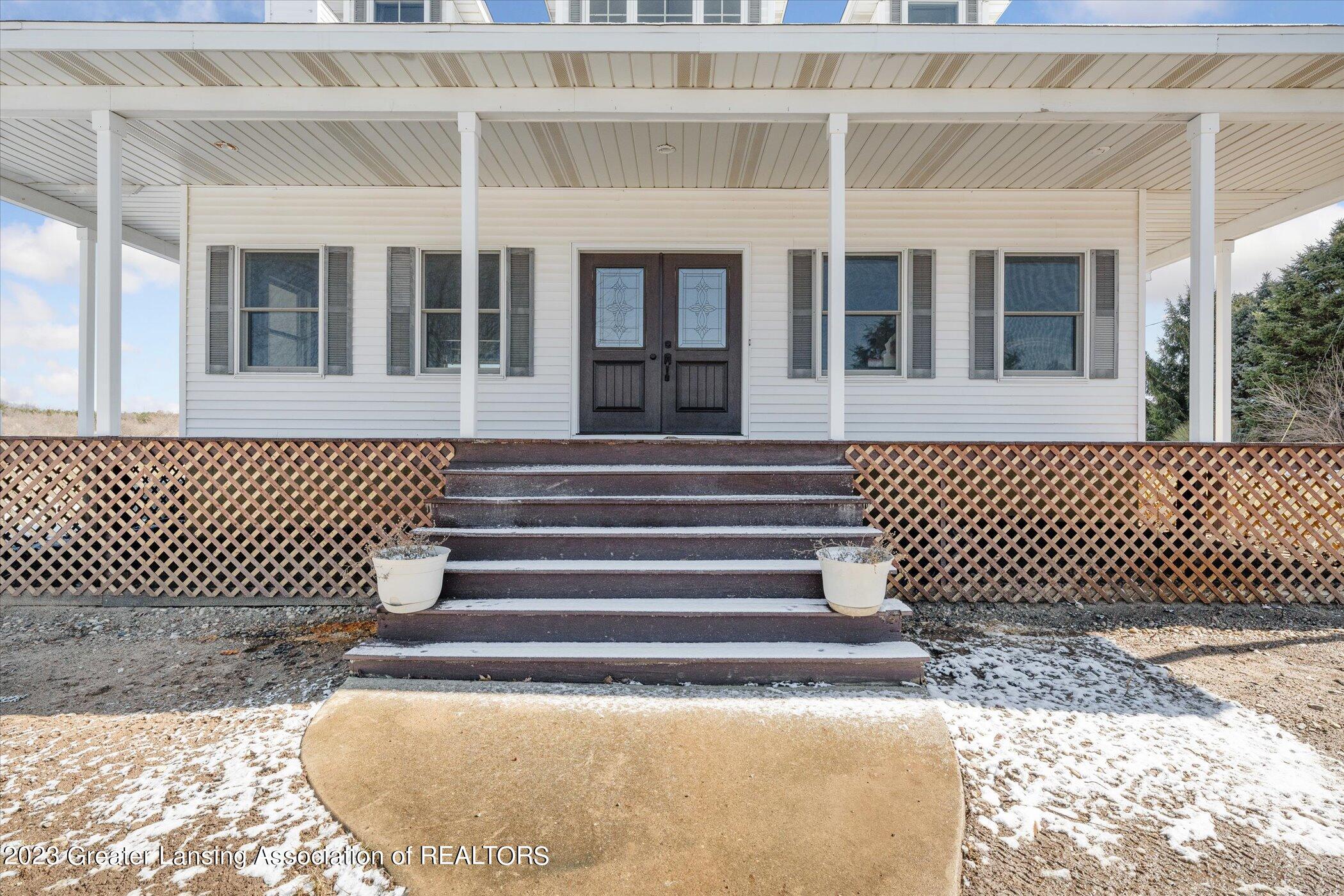 7170 North Williams Road St. Johns, MI 48879 - Photo 3 of 70 Front Entrance